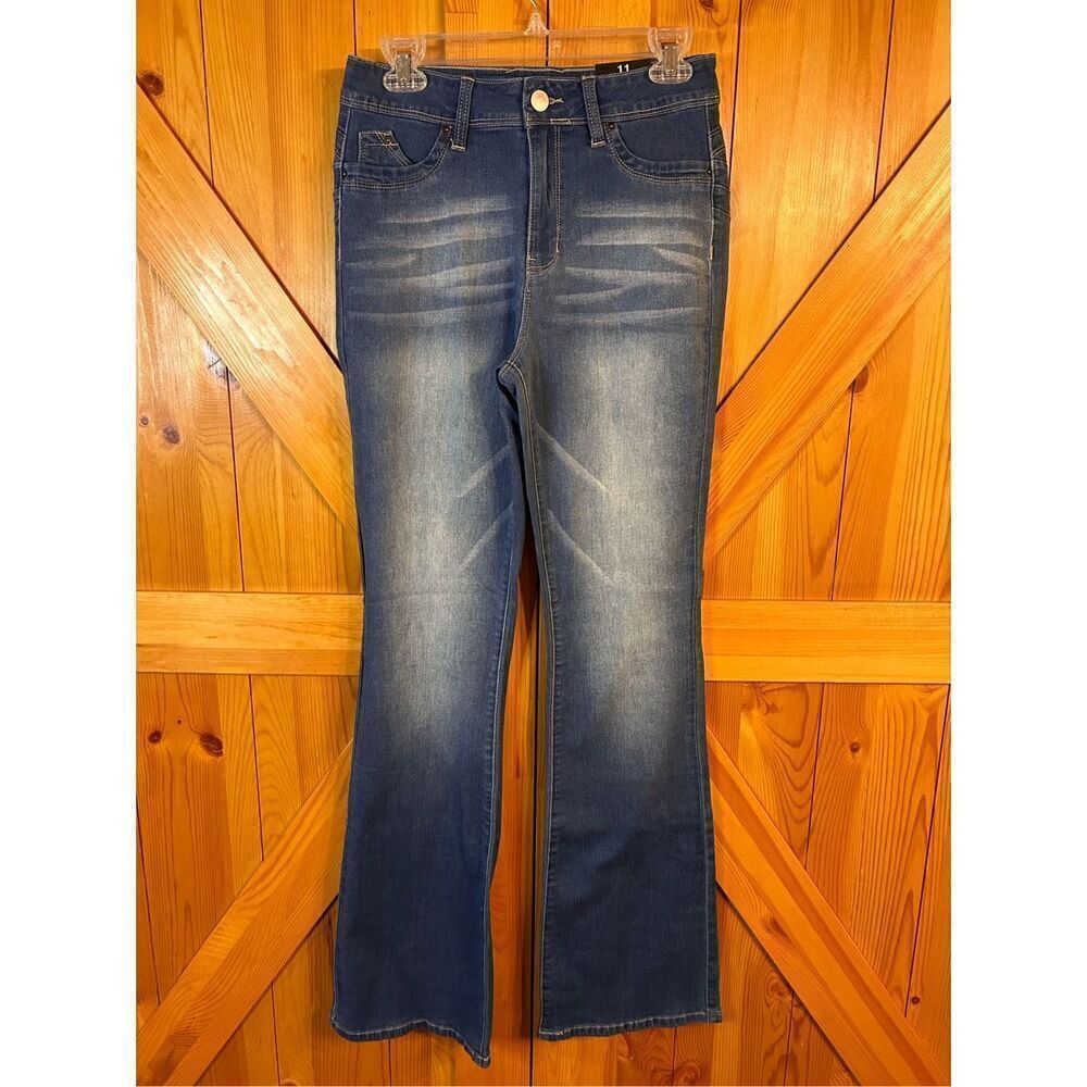 FASHION NOVA BRING IT DOWN FLARE JEANS WOMENS SIZE 11  NWT (4606)